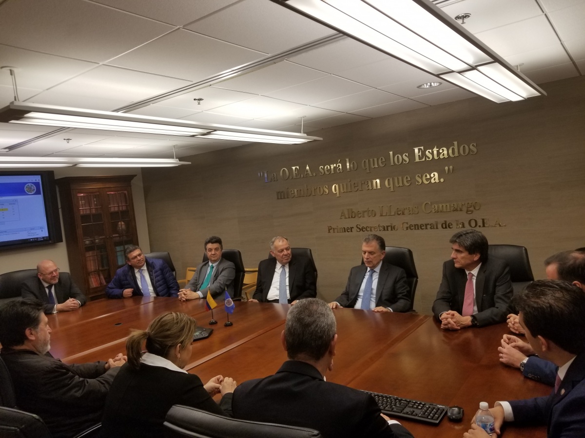 Embajador de Colombia ante la OEA recibió a los magistrados y legisladores que participaron como observadores en las recientes elecciones de Estados Unidos
